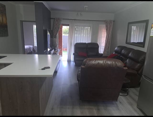 3 BEDROOM TOWNHOUSE FOR SALE IN WOLMER